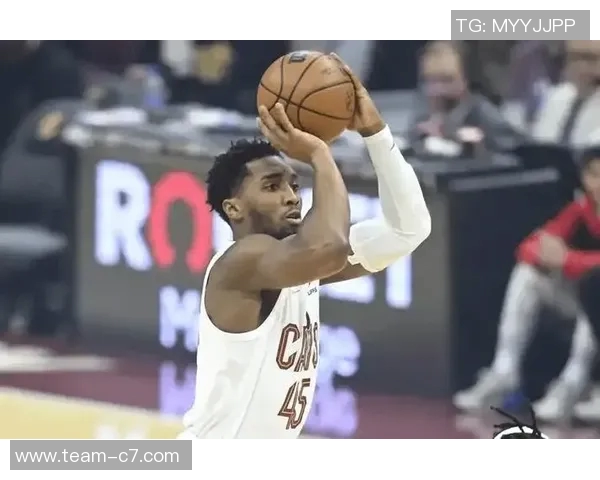 米切尔状态低迷上半场仅得5分6助攻表现令人失望